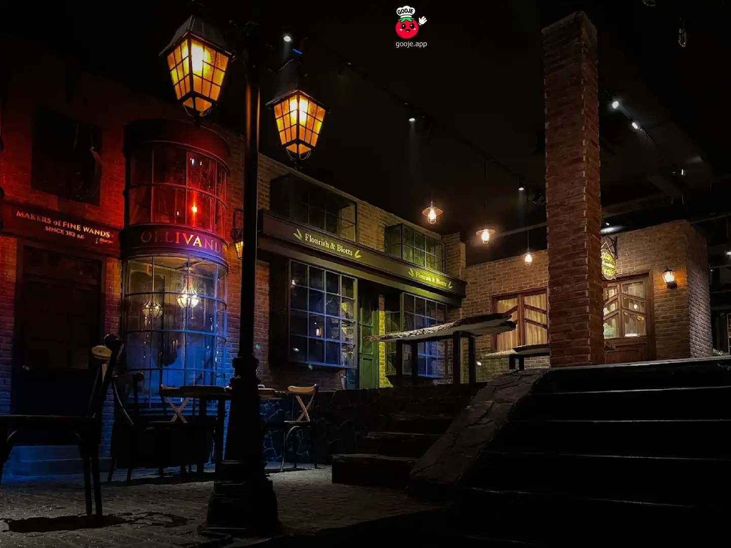 عکس کافه مووی و مور